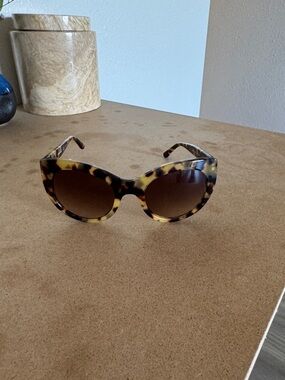 Tory Burch Tortoiseshell Rounded Cat-Eye Sunglasses - Brown Lenses